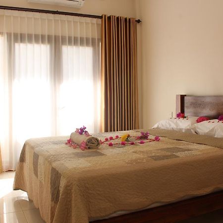Kampoeng Senggigi Hotel Mangsit Ngoại thất bức ảnh